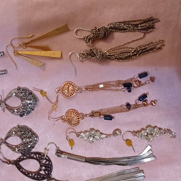 Earrings, earrings, earrings - Picture 2 of 8